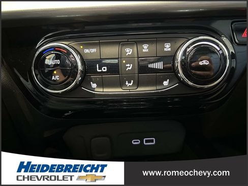 Used 2024 Chevrolet Trax LT w/ Driver Confidence Package FWD image 23