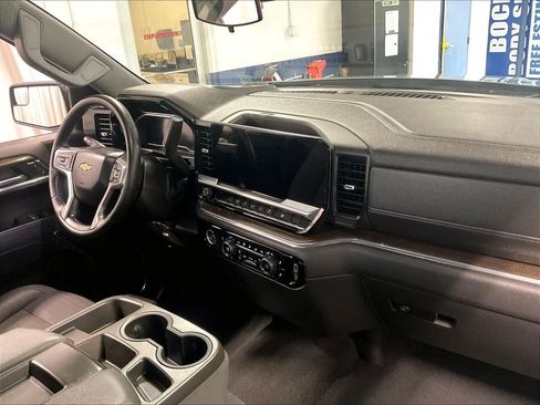 Used 2023 Chevrolet Silverado 1500 LT AWD/4WD image 14