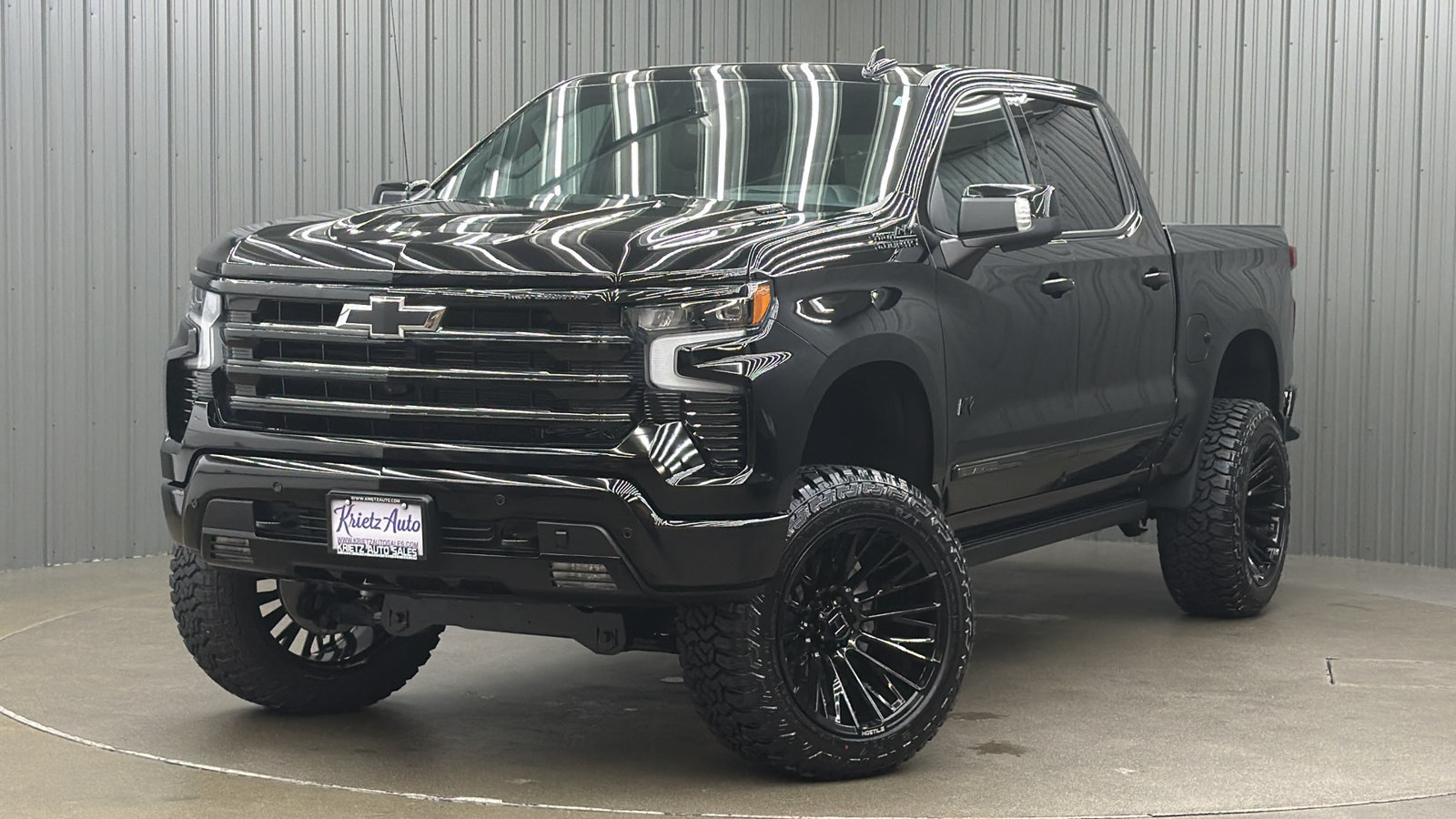 Used 2026 Chevrolet Silverado 1500 High Country w/ Midnight Edition AWD/4WD image 1