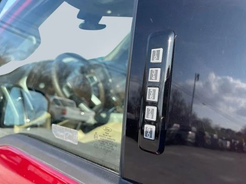 Used 2018 Ford F150 Lariat w/ Equipment Group 502A Luxury image 13