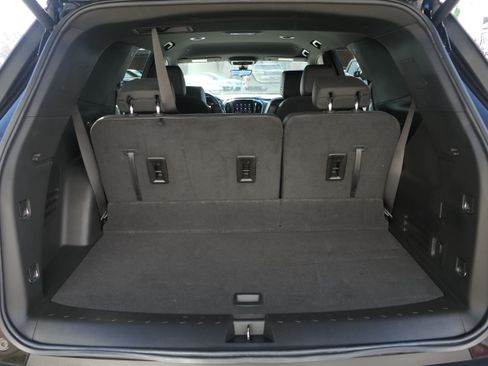 Used 2023 Chevrolet Traverse RS FWD image 24