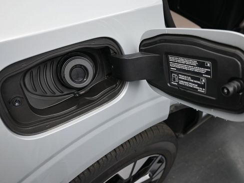 New 2026 Volvo XC60 B5 Plus w/ Protection Package Premier image 17