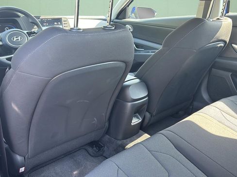 Certified 2025 Hyundai Elantra SE image 21