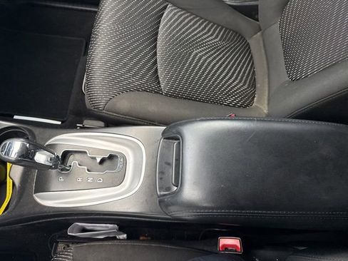 Used 2020 Dodge Journey SE w/ SE Popular Equipment Group image 32