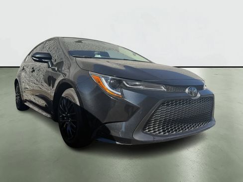 Used 2022 Toyota Corolla LE image 5
