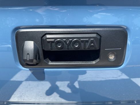 Used 2019 Toyota Tacoma TRD Off-Road AWD/4WD image 48