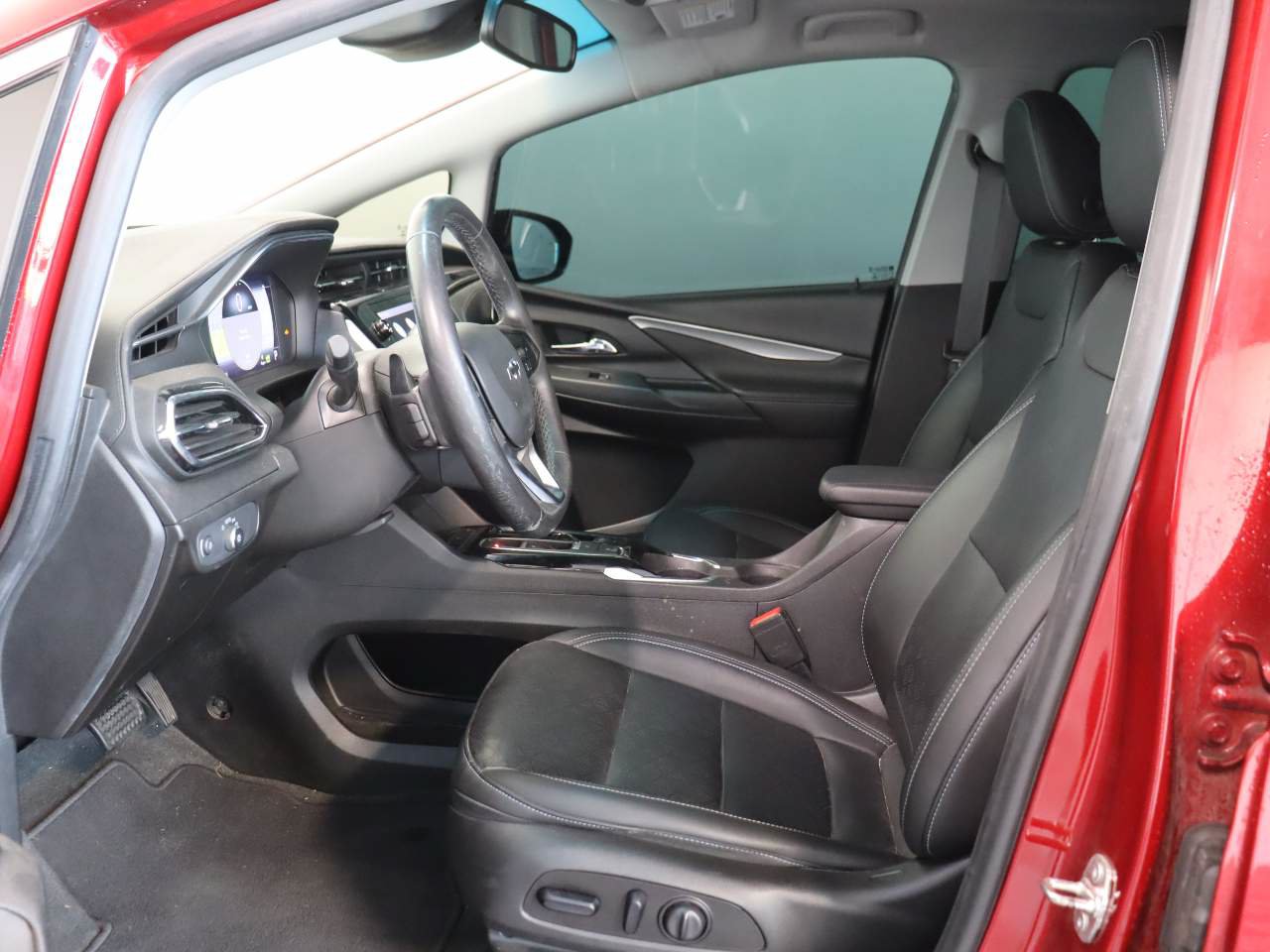 Used 2022 Chevrolet Bolt LT FWD image 8
