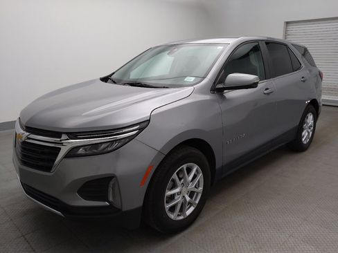 Used 2024 Chevrolet Equinox LT FWD image 2