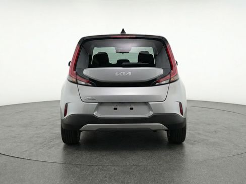 Used 2025 Kia Soul LX w/ LX Technology Package FWD image 7