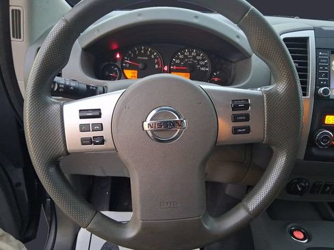 Used 2021 Nissan Frontier SV AWD/4WD image 12