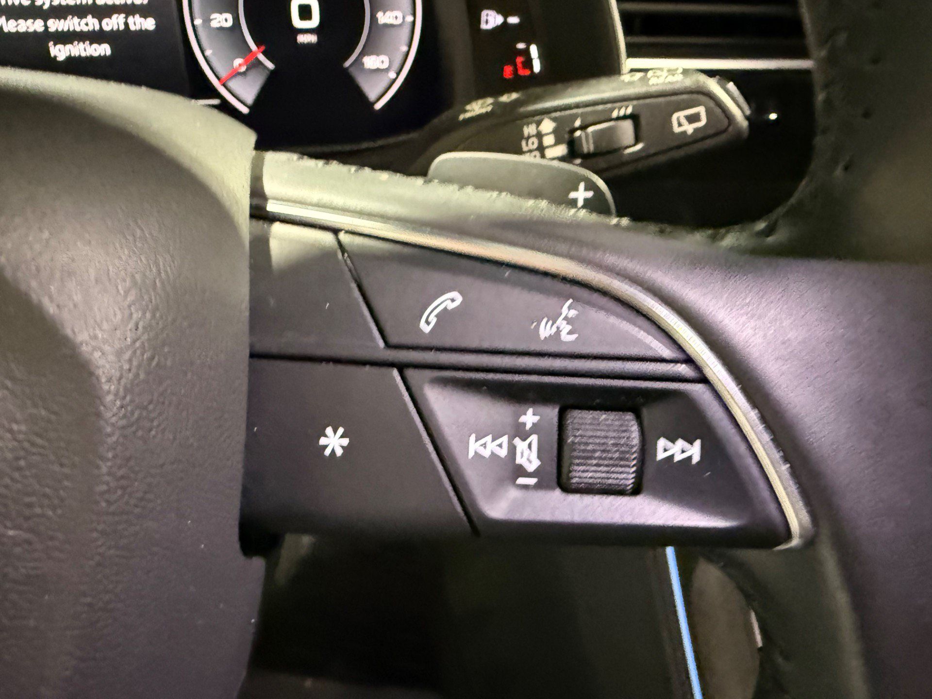 Used 2019 Audi Q8 Prestige w/ Luxury Package AWD/4WD image 33