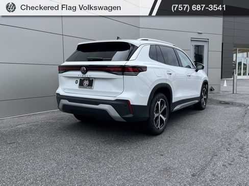 New 2025 Volkswagen Tiguan SE image 20