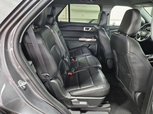 Used 2023 Ford Explorer XLT w/ Equipment Group 202A AWD/4WD image 26