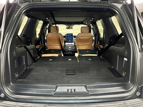 Used 2024 Ford Expedition Platinum AWD/4WD image 26