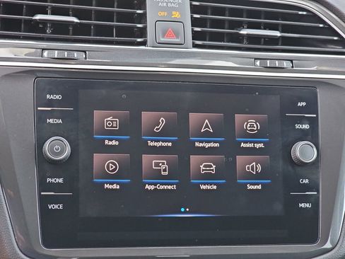 Used 2022 Volkswagen Tiguan SE FWD image 26