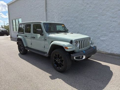 Used 2023 Jeep Wrangler Unlimited Sahara w/ Cold Weather Group image 3