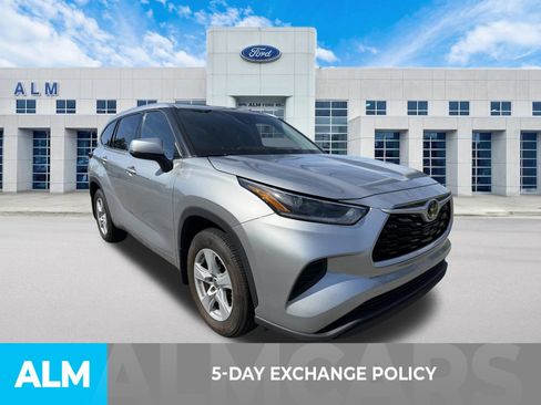 Used 2021 Toyota Highlander L AWD/4WD image 3