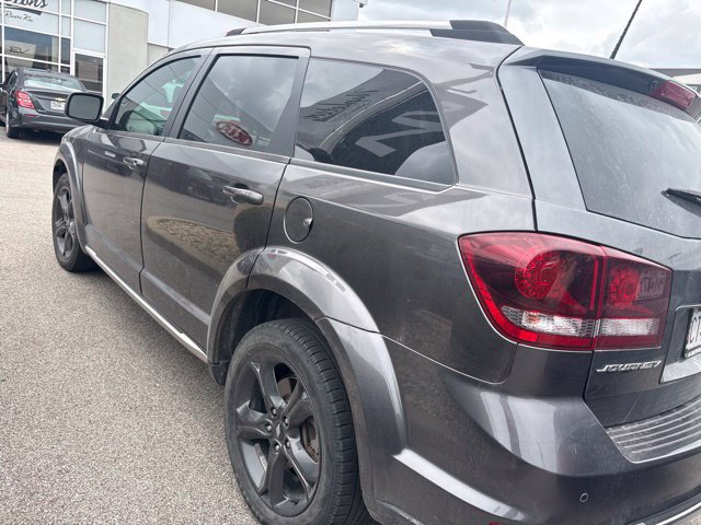 Used 2019 Dodge Journey Crossroad w/ Nav & Sun Group FWD image 4