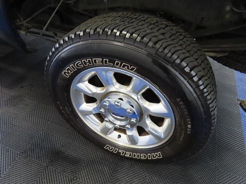 Used 2015 Ford F350 Lariat w/ Lariat Interior Package image 10