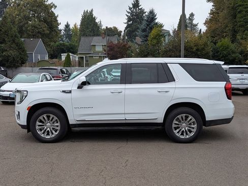 Used 2023 GMC Yukon SLT image 2