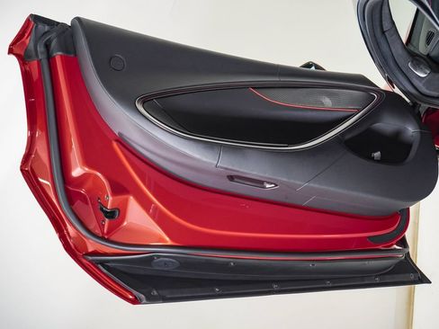 Used 2023 McLaren Artura RWD image 30