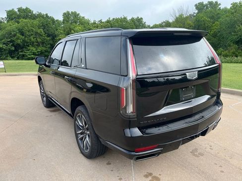 Used 2023 Cadillac Escalade Sport Platinum AWD/4WD image 3