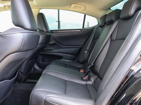 Used 2019 Lexus ES 350 w/ Accessory Package 2 FWD image 19