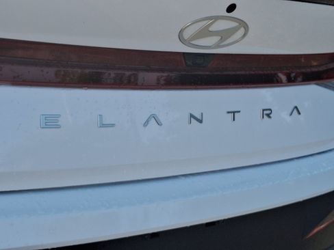 Certified 2025 Hyundai Elantra Sport FWD image 29