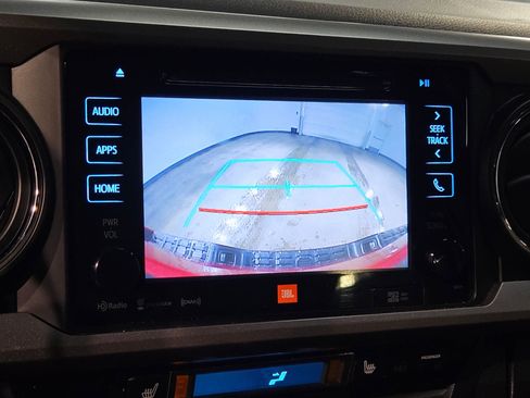 Used 2017 Toyota Tacoma Limited image 32