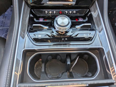 Used 2022 Jeep Wagoneer Series III w/ Premium Group I image 27