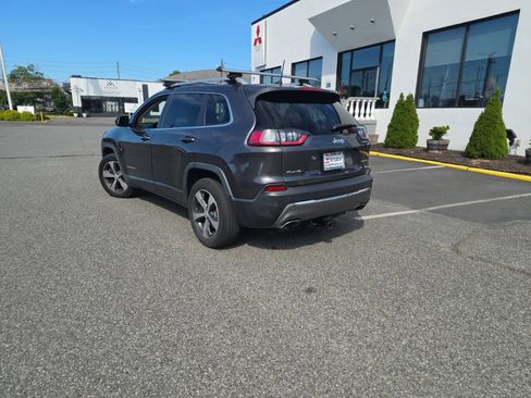Used 2019 Jeep Cherokee Limited AWD/4WD image 4