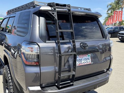 Used 2020 Toyota 4Runner TRD Off-Road Premium AWD/4WD image 15