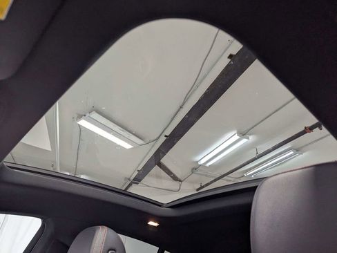 Used 2023 Ford Explorer XLT w/ Equipment Group 202A image 15