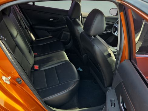 Used 2022 Nissan Sentra SR w/ SR Premium Package FWD image 14