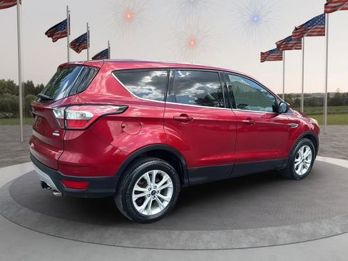 Used 2017 Ford Escape SE image 5