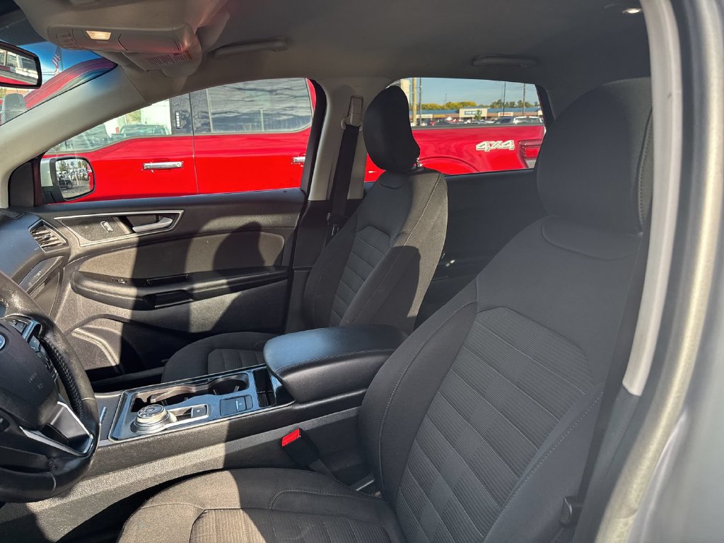 Used 2019 Ford Edge SEL AWD/4WD image 9