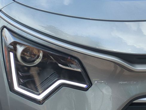 New 2026 Kia Niro LX FWD image 9