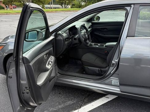 Used 2024 Nissan Sentra S FWD image 9