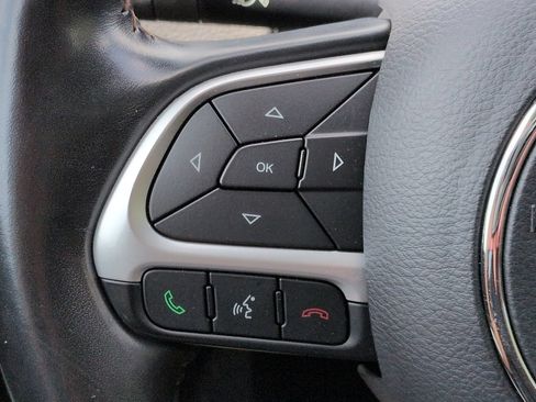 Used 2019 Jeep Compass Latitude FWD image 23