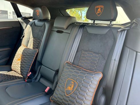 Used 2023 Lamborghini Urus S image 22