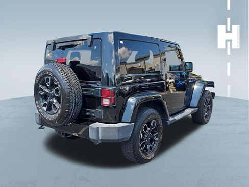 Used 2018 Jeep Wrangler Sahara AWD/4WD image 3