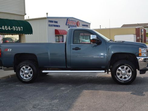 Used 2011 Chevrolet Silverado 2500 LT w/ Convenience Package AWD/4WD image 9