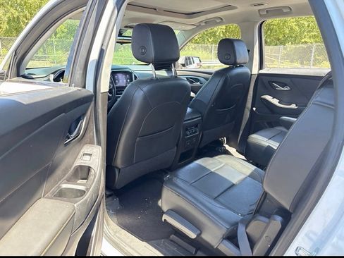 Used 2020 Chevrolet Traverse RS w/ LPO, Floor Liner Package AWD/4WD image 10