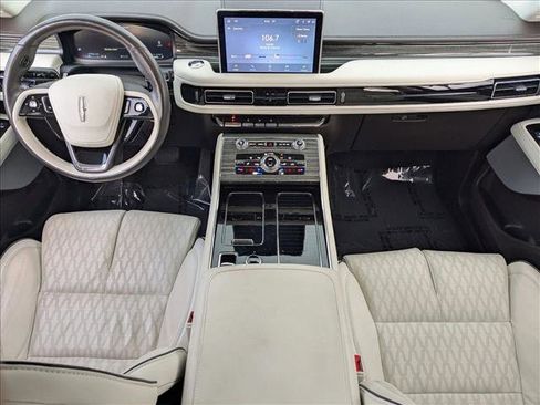 Used 2023 Lincoln Aviator Black Label w/ Jet Package image 17