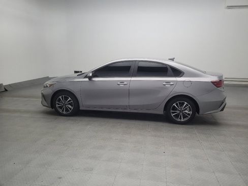 Used 2023 Kia Forte LXS w/ LXS Technology Package FWD image 3