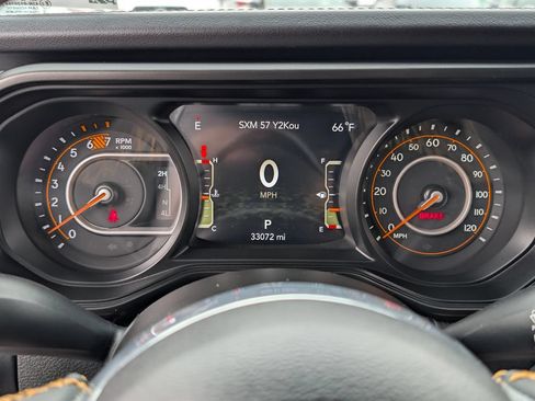Used 2024 Jeep Wrangler Unlimited Sahara AWD/4WD image 19