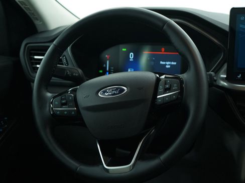 Used 2023 Ford Escape SE w/ Class II Trailer Tow Package image 15