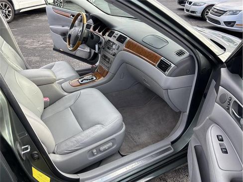 Used 2005 Lexus ES 330 Base 4dr Sedan image 14