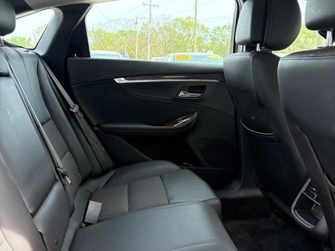 Used 2014 Chevrolet Impala LT w/ Convenience Package image 12