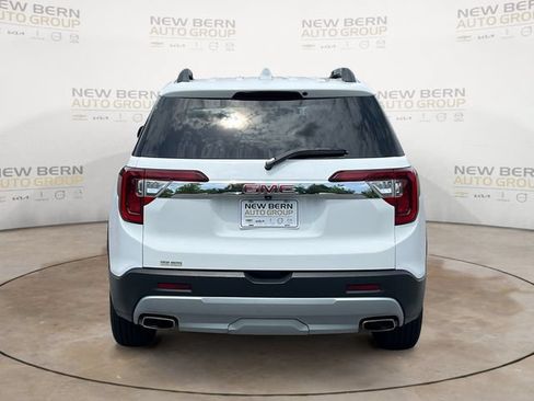 Used 2023 GMC Acadia SLT FWD image 4